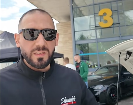 След сервиза, Шонди продава и любимия си автомобил