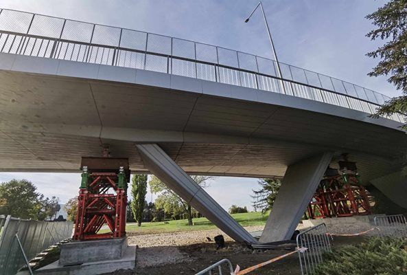 ВАС постанови: АПИ трябва да ремонтира незабавно моста на бул. 'България' в София