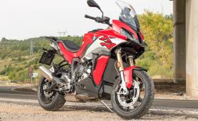 Карахме новото BMW S 1000 XR със 165 коня и гени на пистарка