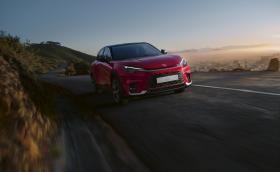 Lexus LBX - самозареждащ се хибрид с технологии от Ф1 и познатата надеждност