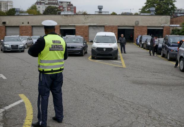 Купувате кола и не я пререгистрирате? КАТ я отписва автоматично 