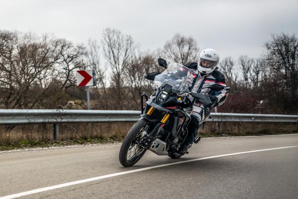 ВИДЕО: Карахме Suzuki V-Strom 800. Още по-добър универсален боец?