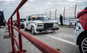 ВИДЕО: Предизвикателствата да караш Лада на писта