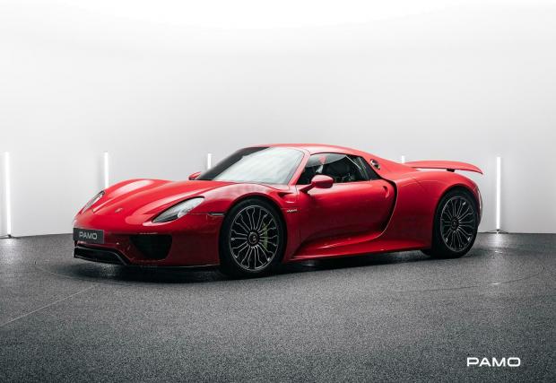 Това Porsche 918 Spyder е прекрасно и се продава за 2,5 млн. лв.