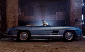 Още един Mercedes на F1 шампион се продава: 300 SL Roadster