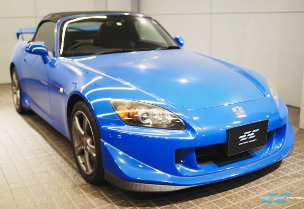 Вижте как тази Honda S2000 Type S се превръща в „чисто нова“. Видео