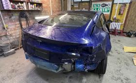 Артур Тушик сменя смазаната задница на Tesla Model 3