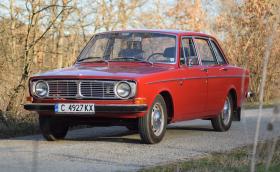 Авто пазар: Прекрасно българско Volvo 144 търси нов собственик в цяла Европа