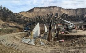 60 машини и 170 строители изграждат обхода на Кресна