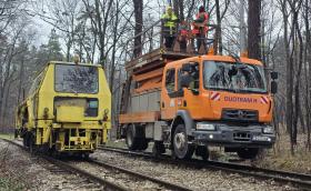 Вижте техниката, с която ремонтират контактната мрежа на трамваите в София