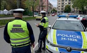 Полицаи спряха 15-годишен, возещ пияния си баща