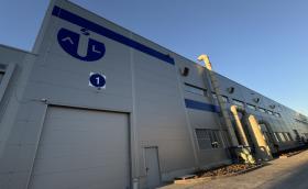Доставчик за Tesla разширява завода си в България