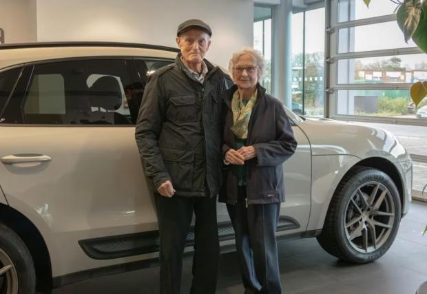 Да отпразнуваш платинена годишнина с чисто ново Porsche