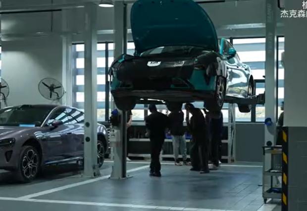 Този електромобил измина 265 000 км за 16 месеца - в какво състояние е батерията?