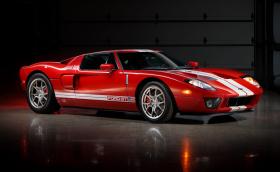 Кид Рок продаде този 2005 Ford GT за 638 000 долара. Колата е на едва 3000 мили