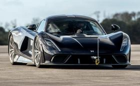 Струващият 1,8 млн. евро Hennessey Venom F5 успя да развие 437 км/ч