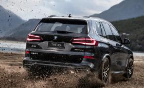 BMW X5 xDrivre40 Li е X5 с дълга база само за Китай. Междуосието е колкото на X7