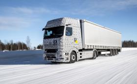 Mercedes тества електрически седлови влекачи при температури от -25 градуса