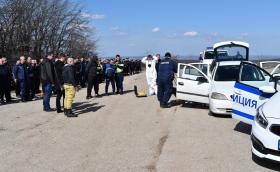 Обучават полицаи от страната как да спират автомобили принудително