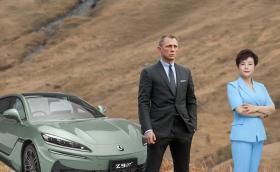 Даниел Крейг е новото рекламно лице на BYD