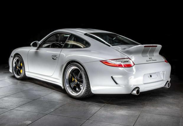 Старото Porsche 911 Sport Classic e с 250 хил. лв. по-скъпо от новото Porsche 911 Sport Classic