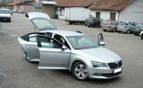 Тази Skoda Superb се продава за над 230 хил. лв.