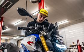 ВИДЕО: Съвети за мото гумите и тест на нов Dunlop