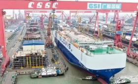 Най-големият кораб за превоз на коли в света вече е в експлоатация