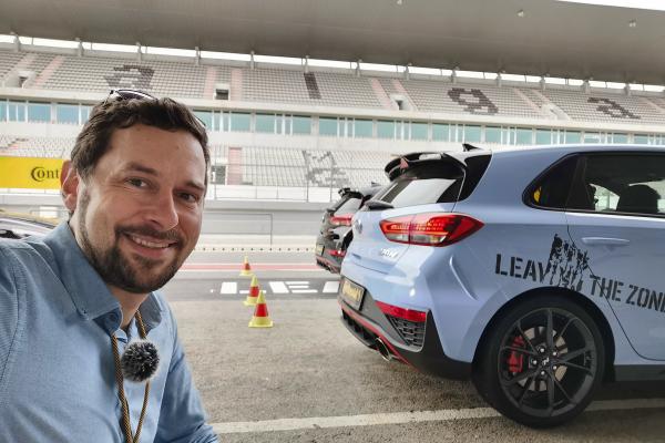 Карахме Porsche 911 и Hyundai i30N на пистата в Портимао! Видео!