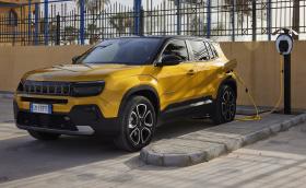 Карахме първия електрически Jeep в историята - Avenger