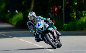 IOMTT 2024: Майкъл Дънлоп зададе темпото в първите квалификации на о-в Ман