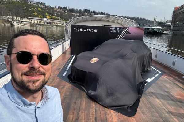 ВИДЕО: Обновеното Porsche Taycan е по-скоро нов модел?