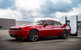 Dodge Charger се завръща в Европа с електрическо и бензиново задвижване