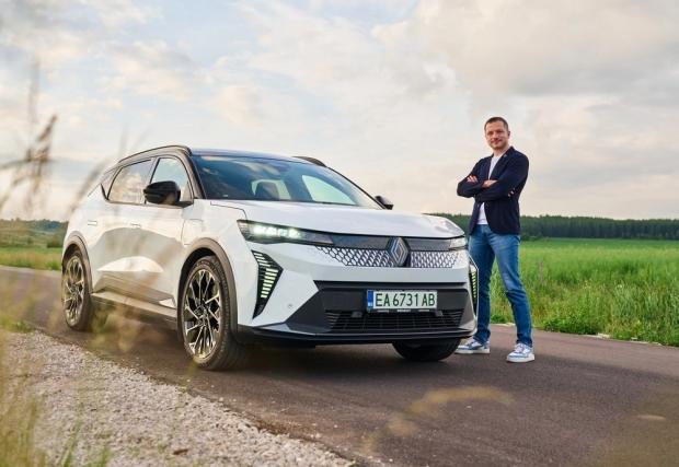 'Свръхчовек' стана посланик на електрическите автомобили Renault в България