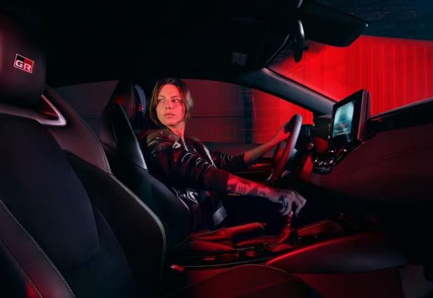 Toyota разработи фалшив съединител, който може да 'загаси' електричка при потегляне