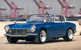 Това е 1965 Honda S600 с двигател от… Kawasaki Ninja и 190 коня