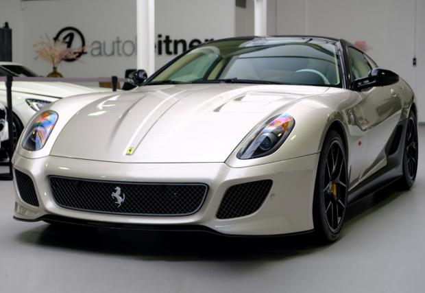 Tова 2010 Ferrari 599 GTO е на 3 хил. км и се продава за 2 млн. лв.!
