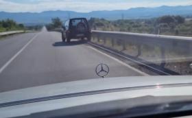 Viral видео от Facebook: Шофьорът на този автомобил НЕ е пиян