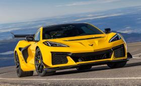 Това е най-мощната серийна американска V8 кола в историята