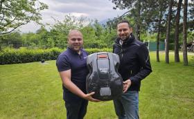 ВИДЕО: Тествахме косачка-робот на Husqvarna, на лидера в сегмента