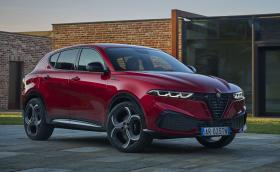 Фейслифт направи Alfa Romeo Tonale по-красив от всякога