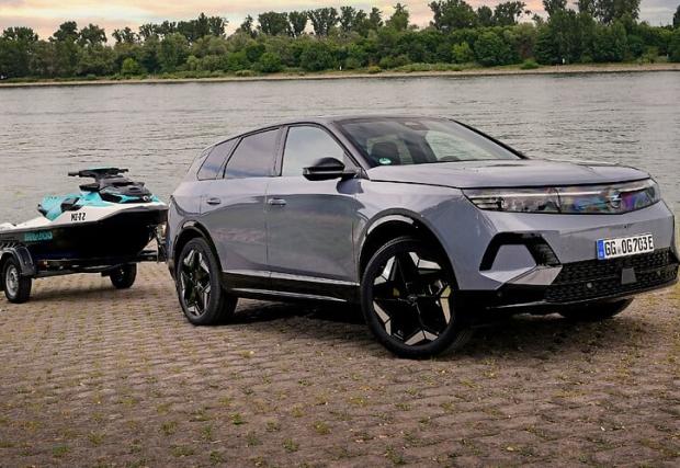 Opel Grandland вече с 325 к.с. и 4х4