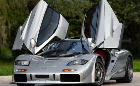 Един от последните произведени McLaren F1 излезе на пазара