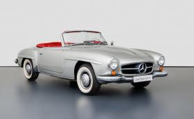 Историята на Mercedes-Benz 190 SL и един чудесен екземпляр