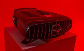 Това е карбонова стерео система Mercedes-AMG, която струва около 60 хил. лв.