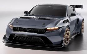 Ford Mustang GTD идва с над 800 коня и DRS. Цели се в Porsche GT3 RS