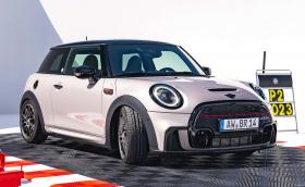 MINI JCW Bulldog Racing Edition има подобрения, създадени на Нюрбургринг