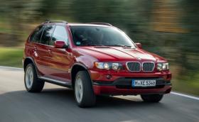 Най-накрая някой се сети да направи BMW X5 с V10 мотор и ръчна кутия