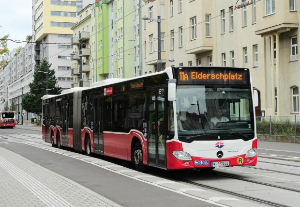 София купува 42 дълги съчленени автобуса втора ръка