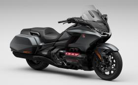 Могъщият пътешественик Honda Gold Wing идва с нови цветове и системи за сигурност